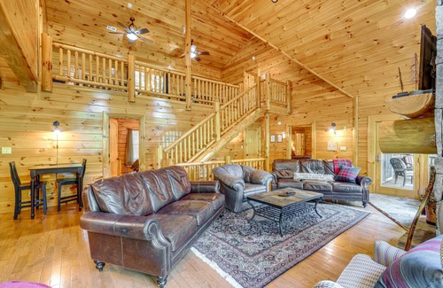 Burnsville House | 362 m² House ∙ 5 bedrooms ∙ 14 guests