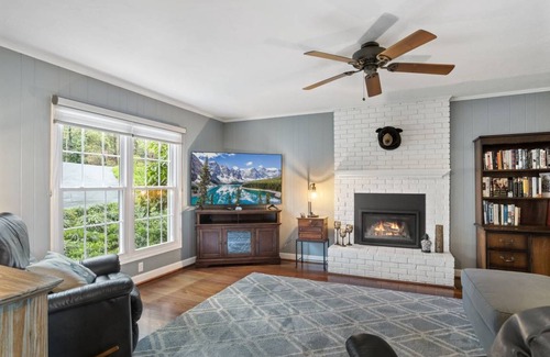 Wilkesboro House | 367 m² House ∙ 4 bedrooms ∙ 8 guests