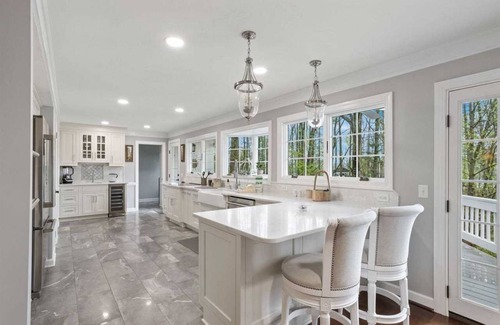Wilkesboro House | 367 m² House ∙ 4 bedrooms ∙ 8 guests