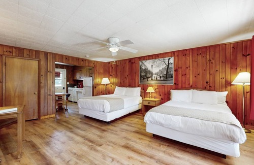 Flat Rock Condo | 37 m² Condo ∙ 4 guests