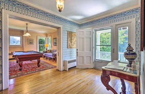 Jonesville House | 371 m² House ∙ 4 bedrooms ∙ 8 guests
