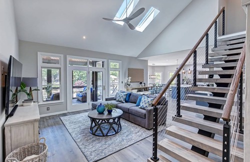Mayhew House | 371 m² House ∙ 6 bedrooms ∙ 20 guests