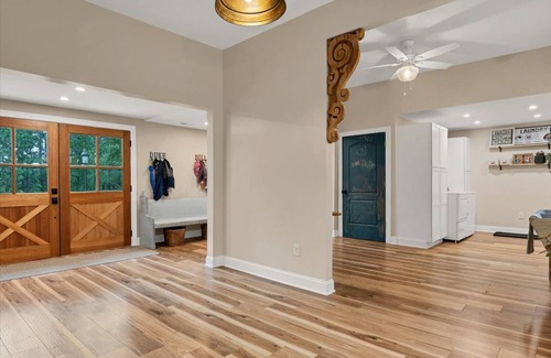 Southern Pines House | 372 m² House ∙ 6 bedrooms ∙ 9 guests