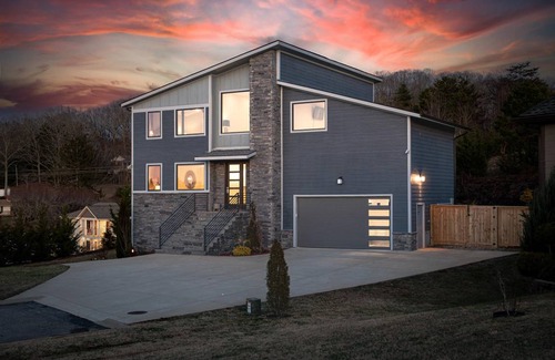 Asheville House | 376 m² House ∙ 6 bedrooms ∙ 15 guests