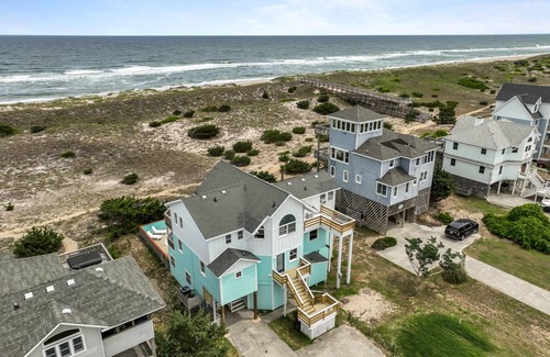 Waves House | 381 m² House ∙ 8 bedrooms ∙ 19 guests