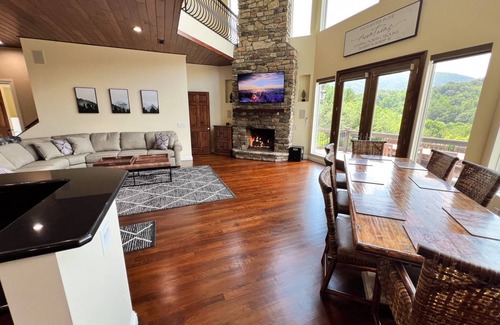 Lansing House | 392 m² House ∙ 4 bedrooms ∙ 14 guests