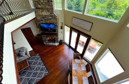 Lansing House | 392 m² House ∙ 4 bedrooms ∙ 14 guests