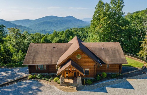Old Fort Cabin | 397 m² Cabin ∙ 3 bedrooms ∙ 10 guests