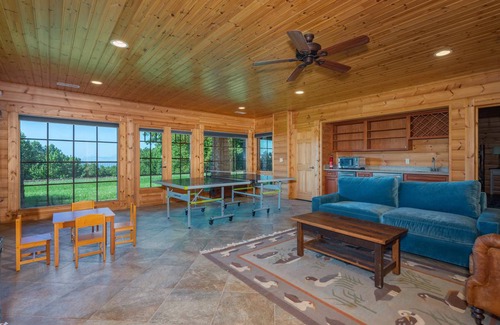 Old Fort Cabin | 397 m² Cabin ∙ 3 bedrooms ∙ 10 guests