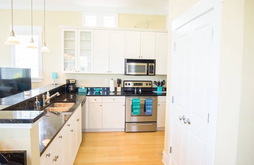 Wilmington Beach House | 3BRS, Walk to beach, Beautiful views!