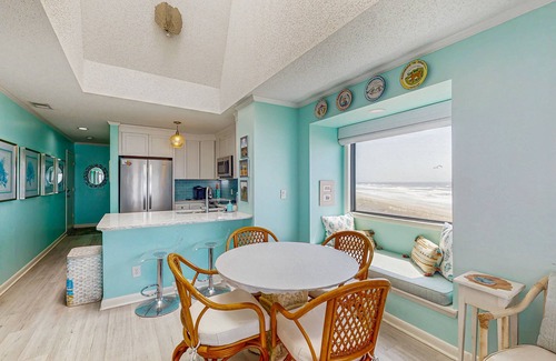 Atlantic Beach Condo | 3rd-Floor Condo in Direct Oceanfront Location with Panoramic Views & Free WiFi
