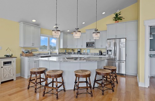 Emerald Isle House | 3rd Row Oceanview,Private pool,hot tub,pet friendly,very short walk to beach