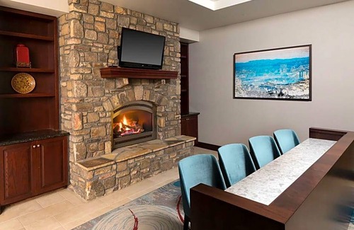 Asheville Hotel | 4-Star Hotel ∙ DoubleTree by Hilton Biltmore/Asheville