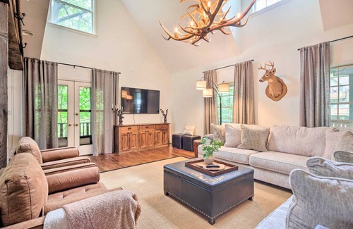 Chimney Rock House | 413 m² House ∙ 6 bedrooms ∙ 20 guests