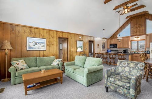 South Nags Head House | 414 - Semi-Ocean Front -South Nags Head -Walking Distance to Nags Head Pier!