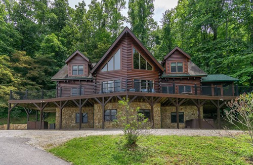 Old Fort Cabin | 418 m² Cabin ∙ 4 bedrooms ∙ 8 guests