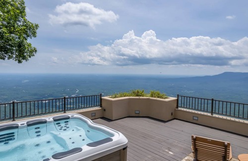 Lynn House | 427 m² House ∙ 4 bedrooms ∙ 8 guests