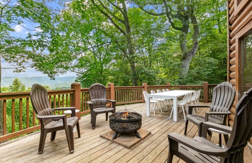 Asheville House | 435 m² House ∙ 5 bedrooms ∙ 20 guests