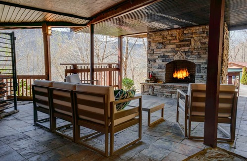 Burnsville House | 436 m² House ∙ 5 bedrooms ∙ 10 guests