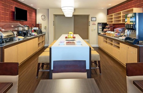 Southwest Raleigh Hotel | 45 m² Hotel ∙ 127 guests