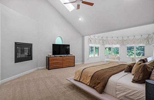 Mooresville House | 465 m² House ∙ 5 bedrooms ∙ 12 guests