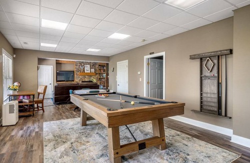 Royal Pines House | 465 m² House ∙ 5 bedrooms ∙ 14 guests