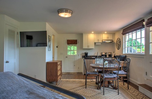 Hendersonville Cottage | 47 m² Cabin ∙ 1 bedroom ∙ 2 guests