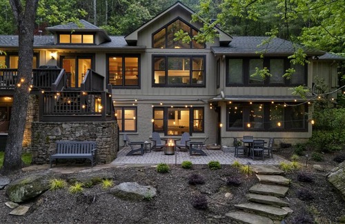 Hendersonville House | 474 m² House ∙ 7 bedrooms ∙ 19 guests