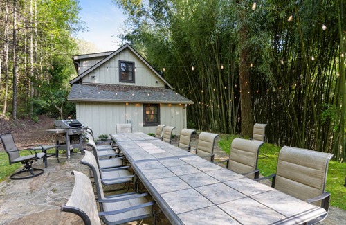 Hendersonville House | 474 m² House ∙ 7 bedrooms ∙ 19 guests