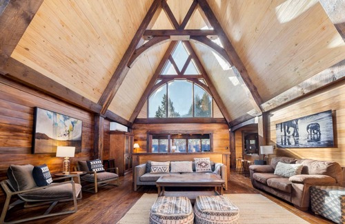 Black Mountain House | 476 m² House ∙ 7 bedrooms ∙ 20 guests