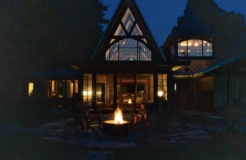 Black Mountain House | 476 m² House ∙ 7 bedrooms ∙ 20 guests