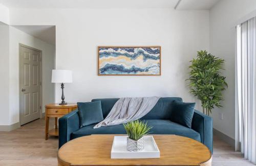 Charlotte Center City Apartment | 4B 2BA Luxury Central Apartment with Gym