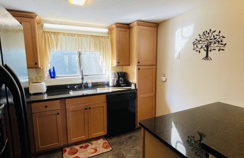 Sugar Mountain Condo | 4B Condo Walking Distance to Tubing! Sleeps 10!