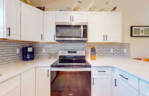 Sea Scape House | 4BR dog-friendly coastal home with open layout