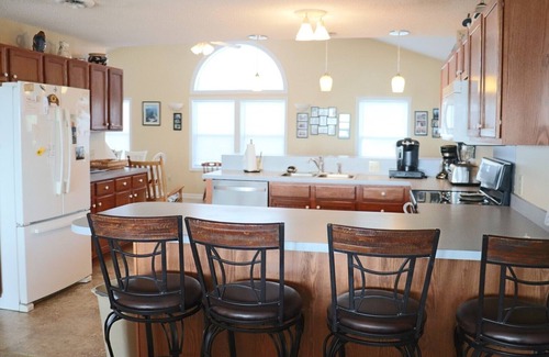 Emerald Isle House | 5-Bedroom Beach Getaway with Ocean Views & Room for Everyone