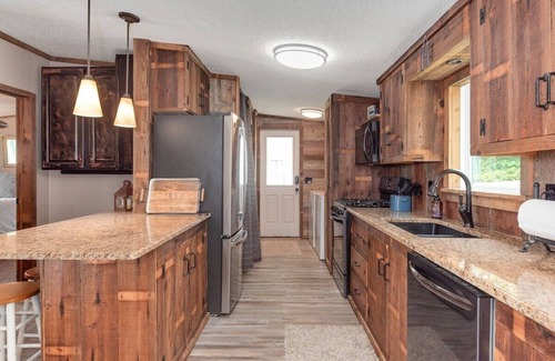 Henrico House | 5 Bedroom Waterfront Home on LKG