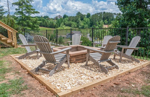 Weaverville House | 509 m² House ∙ 7 bedrooms ∙ 18 guests