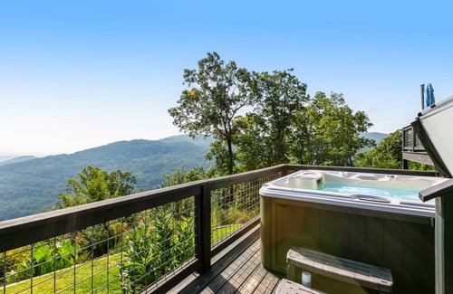 Saluda House | 530 m² House ∙ 5 bedrooms ∙ 14 guests