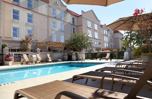Mooresville Hotel | 55 m² Hotel ∙ 2 bedrooms ∙ 127 guests