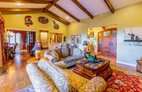 Waynesville House | 557 m² House ∙ 6 bedrooms ∙ 13 guests