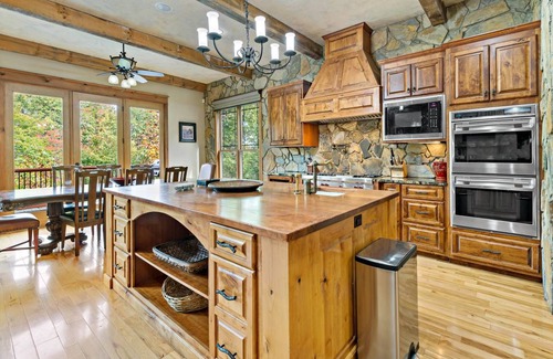 Marion Lake Club Cabin | 562 m² Cabin ∙ 5 bedrooms ∙ 12 guests