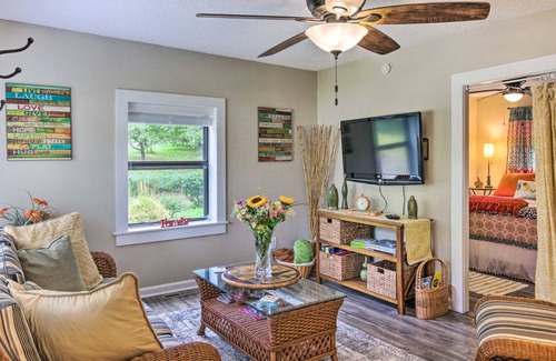 Hendersonville Cottage | 57 m² Cabin ∙ 2 bedrooms ∙ 5 guests