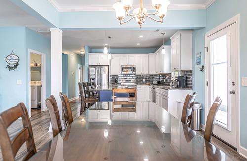 North Carolina Coast House | 5BR 5BA w/Hot Tub, ample Parking, 2 Blocks from Beach, Boardwalk & Downtown!