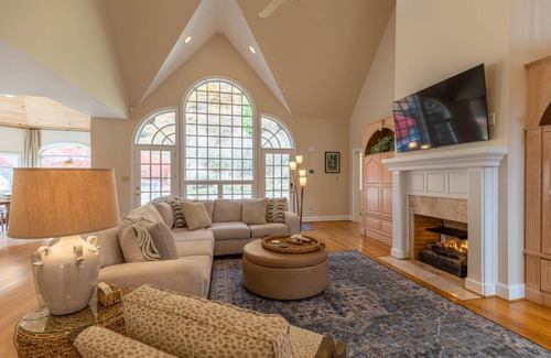 Boone House | 610 m² House ∙ 6 bedrooms ∙ 15 guests