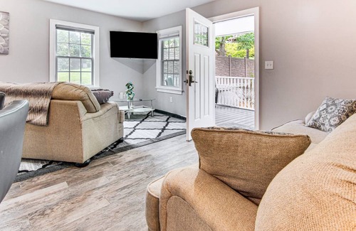 Weaverville House | 63 m² House ∙ 2 bedrooms ∙ 4 guests