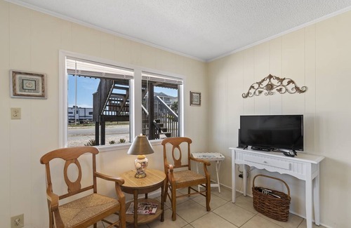 Holden Beach Condo | 64 m² Condo ∙ 2 bedrooms ∙ 4 guests