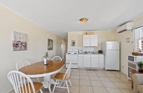 Holden Beach Condo | 64 m² Condo ∙ 2 bedrooms ∙ 4 guests