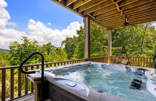 Blowing Rock Cabin | 679 m² Cabin ∙ 3 bedrooms ∙ 29 guests