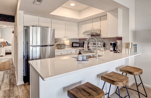 Surf City Condo | 69 m² Condo ∙ 1 bedroom ∙ 6 guests