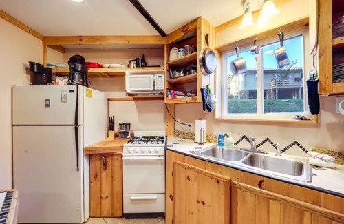 West Jefferson House | 69 m² House ∙ 1 bedroom ∙ 4 guests